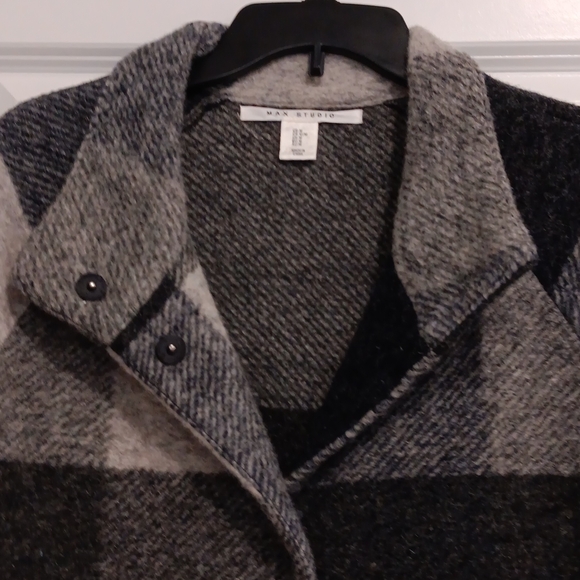 Jacket - Picture 3 of 7